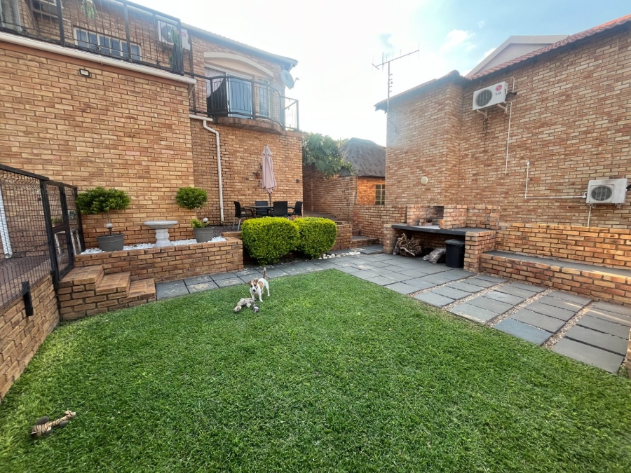 4 Bedroom Property for Sale in Safari Gardens North West